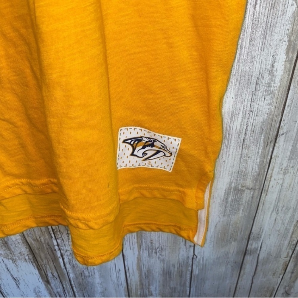 NWT NHL Nashville Predators Yellow Tee - Picture 4 of 5